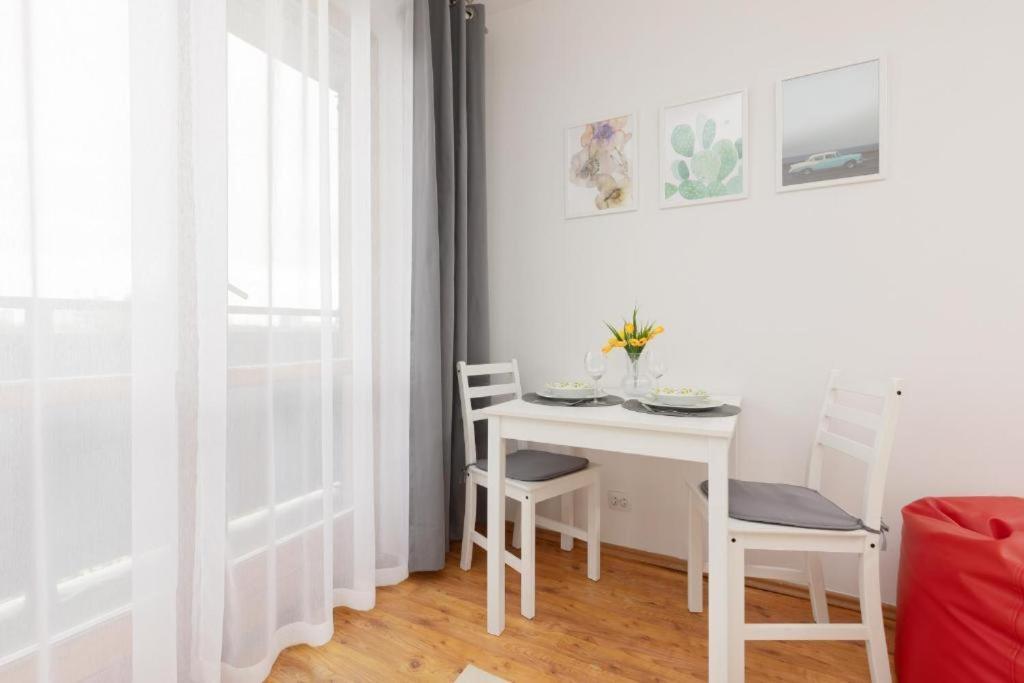 Wola Oasis - Cosy Near Metro Station Warszawa