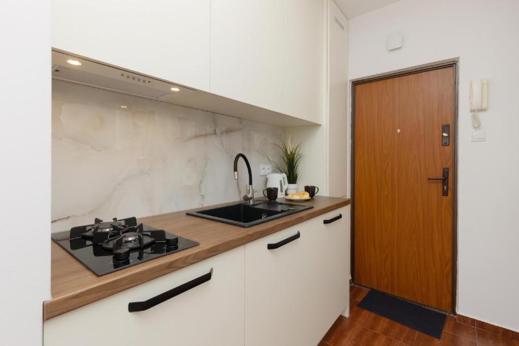 Butas Wola Oasis - Cosy Near Metro Station Warsaw